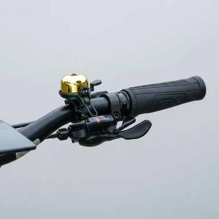 Brass top flick bell for handlebars 22.2-25.4mm durable brass construction compact design