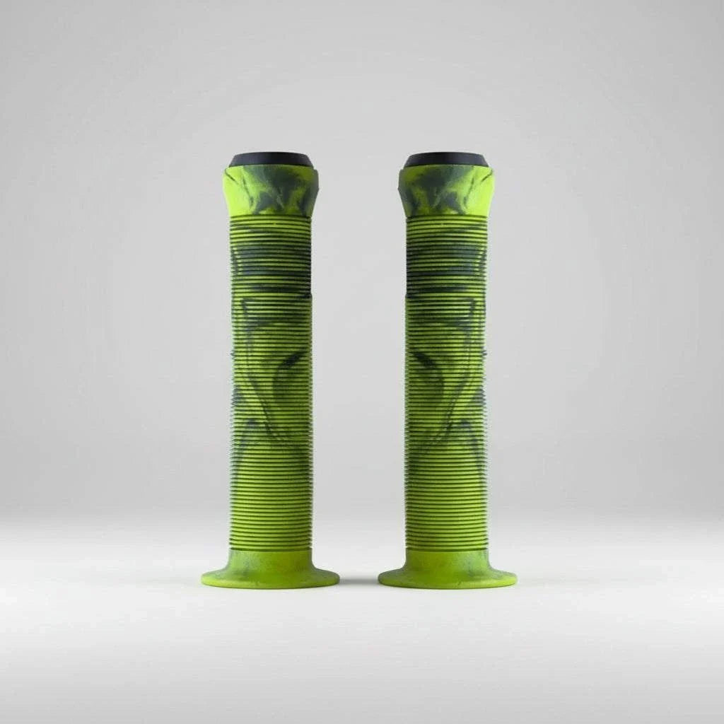 2 Colour Mix Grips Kraton 147mm in green and black for enhanced bike handlebar control