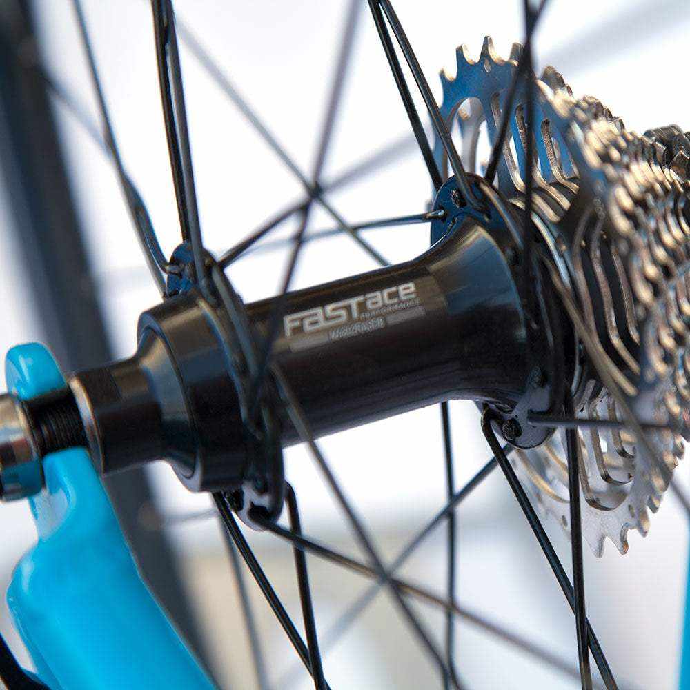 700C Road Bike with Alloy Frame | Matt Black Blue